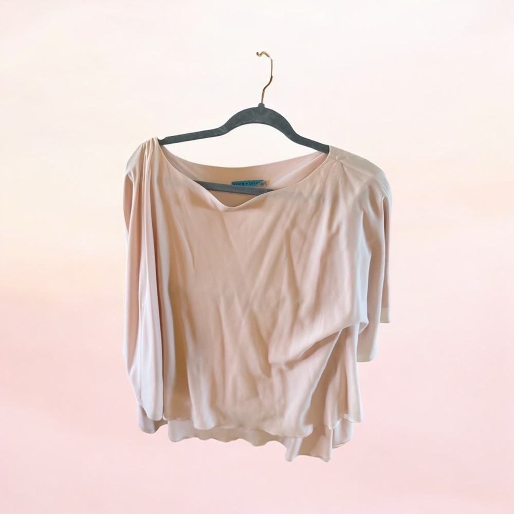 Alice + Olivia Pale Blush Draped Women's Blouse. Size Medium